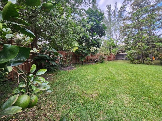 6879 NW 65th Terrace, Parkland, FL 33067