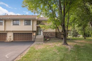 906 Evergreen Drive, Burnsville, MN 55337