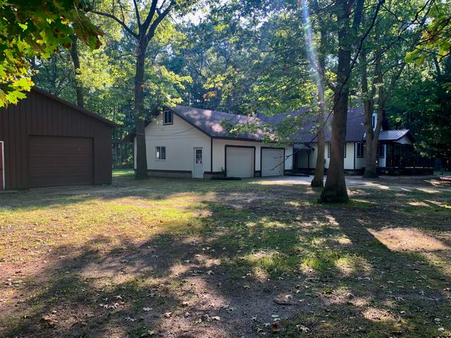 711 Division Street, Eastlake, MI 49626