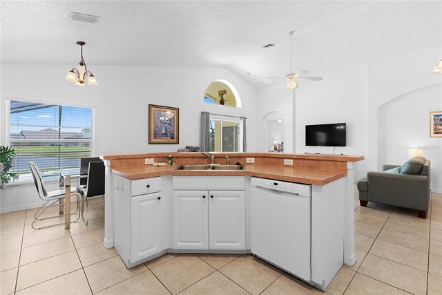 4811 CUMBRIAN LAKES DRIVE, Kissimmee, FL 34746