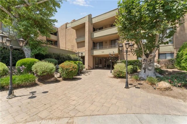 16866 Kingsbury 107, Granada Hills, CA 91344