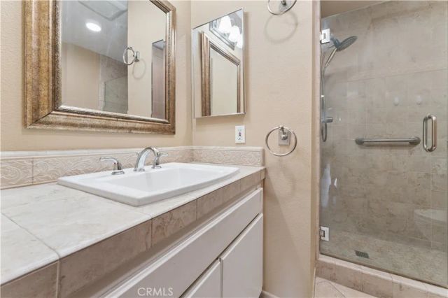 16866 Kingsbury 107, Granada Hills, CA 91344