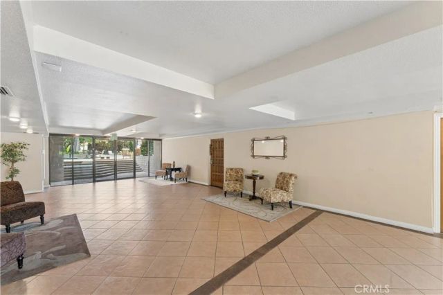 16866 Kingsbury 107, Granada Hills, CA 91344