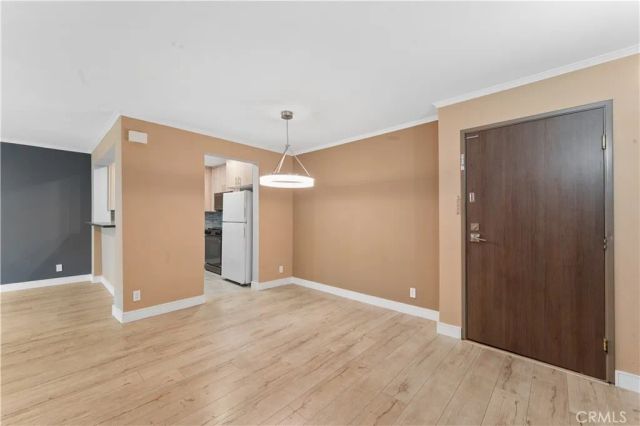 16866 Kingsbury 107, Granada Hills, CA 91344