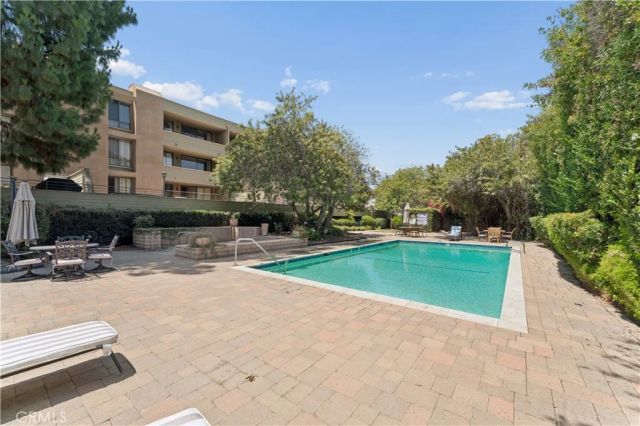 16866 Kingsbury 107, Granada Hills, CA 91344