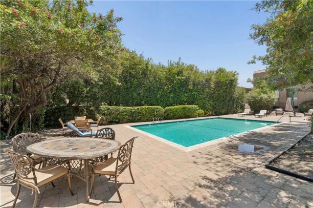 16866 Kingsbury 107, Granada Hills, CA 91344