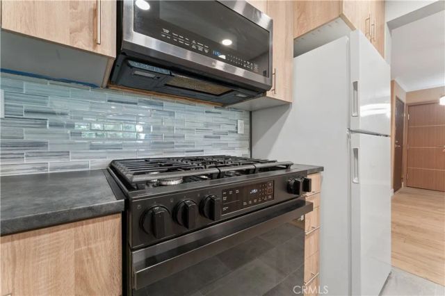 16866 Kingsbury 107, Granada Hills, CA 91344
