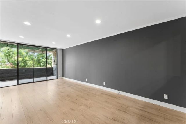 16866 Kingsbury 107, Granada Hills, CA 91344