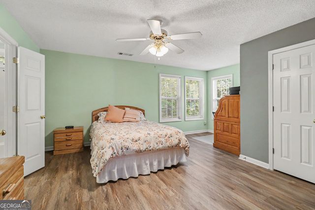 145 Courtyard Lane, Newnan, GA 30265