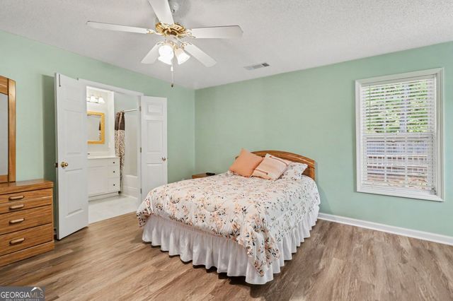 145 Courtyard Lane, Newnan, GA 30265