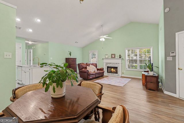 145 Courtyard Lane, Newnan, GA 30265