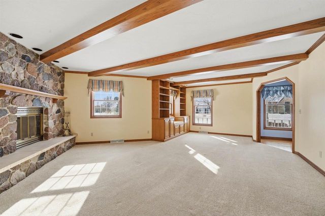 909 COUNTRY CLUB LANE, Fond Du Lac, WI 54935