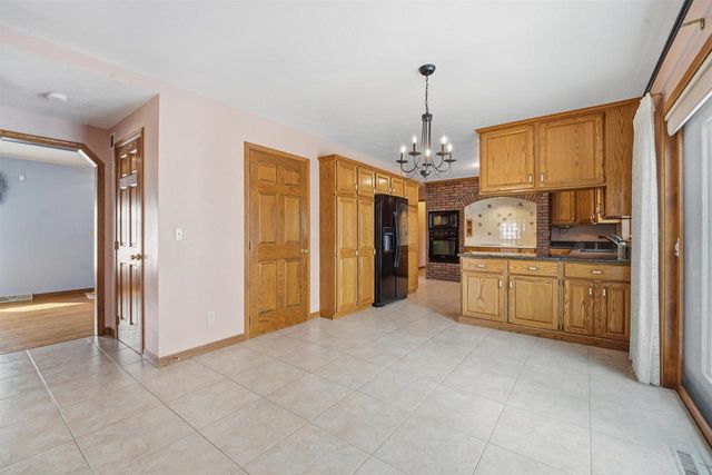 909 COUNTRY CLUB LANE, Fond Du Lac, WI 54935