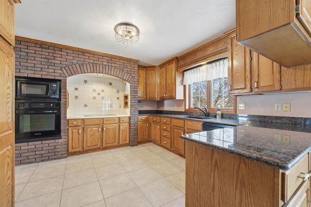 909 COUNTRY CLUB LANE, Fond Du Lac, WI 54935