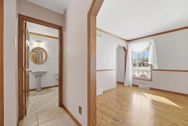 909 COUNTRY CLUB LANE, Fond Du Lac, WI 54935