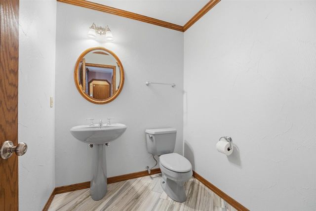 909 COUNTRY CLUB LANE, Fond Du Lac, WI 54935