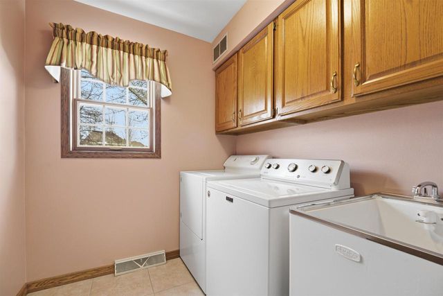 909 COUNTRY CLUB LANE, Fond Du Lac, WI 54935