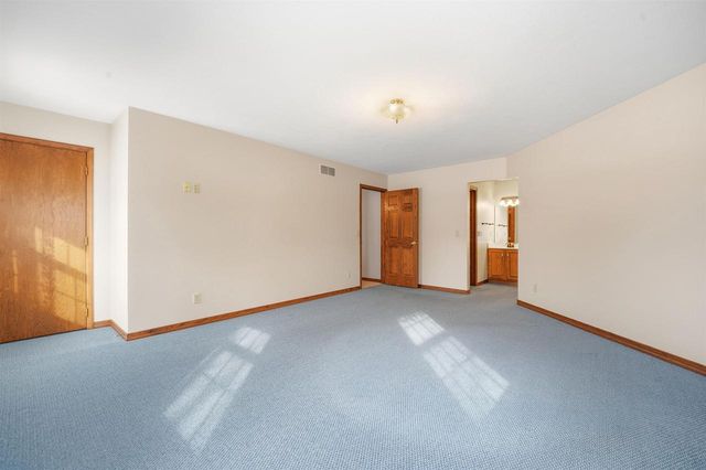 909 COUNTRY CLUB LANE, Fond Du Lac, WI 54935