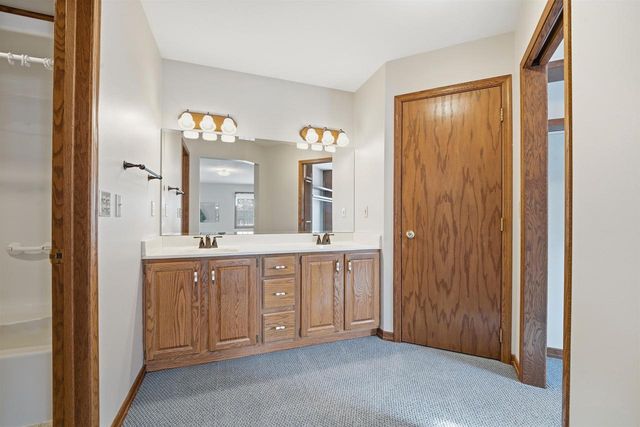 909 COUNTRY CLUB LANE, Fond Du Lac, WI 54935