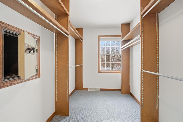 909 COUNTRY CLUB LANE, Fond Du Lac, WI 54935