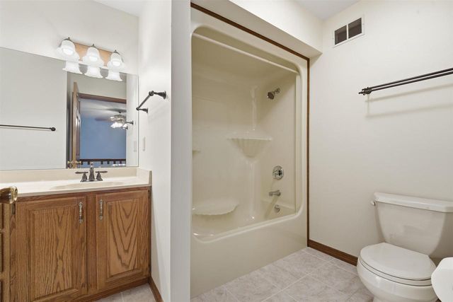 909 COUNTRY CLUB LANE, Fond Du Lac, WI 54935