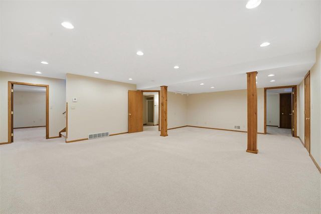 909 COUNTRY CLUB LANE, Fond Du Lac, WI 54935