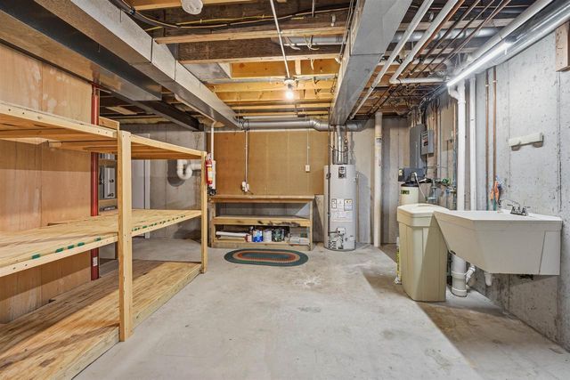 909 COUNTRY CLUB LANE, Fond Du Lac, WI 54935