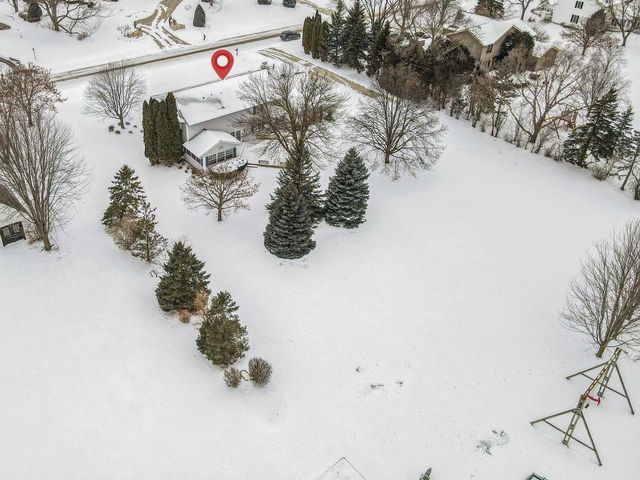 909 COUNTRY CLUB LANE, Fond Du Lac, WI 54935