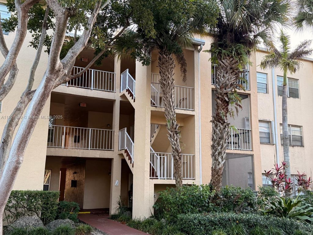 15295 SW 106th Ln 724, Miami, FL 33196