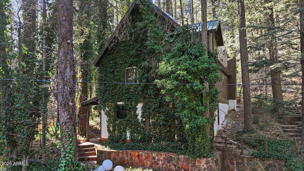 621 N Harding Drive, Sedona, AZ 86336