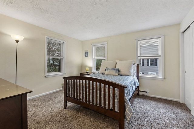 68 Olde Colonial Dr 6, Gardner, MA 01440