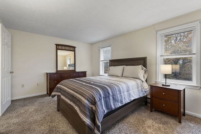 68 Olde Colonial Dr 6, Gardner, MA 01440