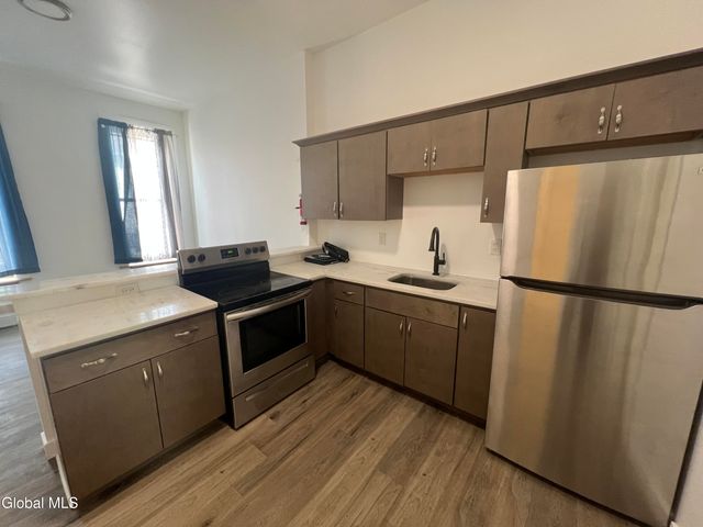 336 Clinton Avenue 1st Floor, Albany, NY 12206
