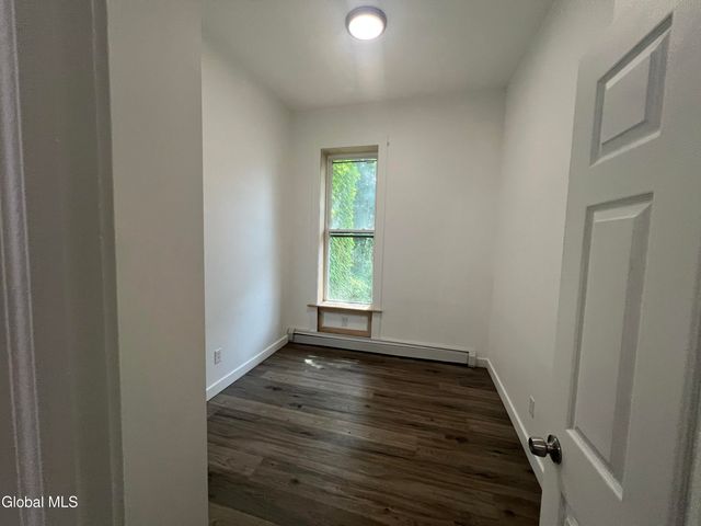 336 Clinton Avenue 1st Floor, Albany, NY 12206