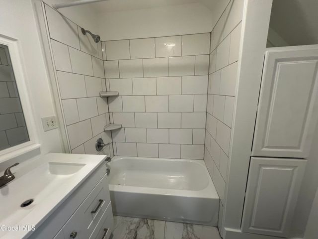 336 Clinton Avenue 1st Floor, Albany, NY 12206