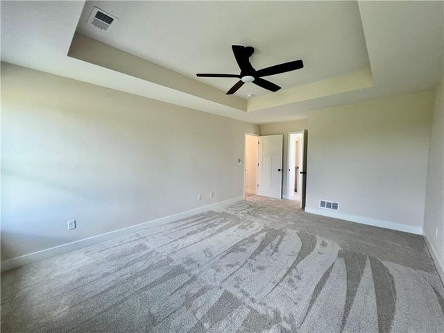 1984 Longview Drive, Liberty, MO 64068