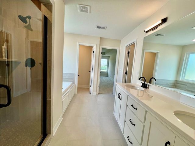 1984 Longview Drive, Liberty, MO 64068