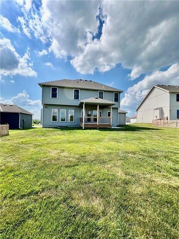 1984 Longview Drive, Liberty, MO 64068