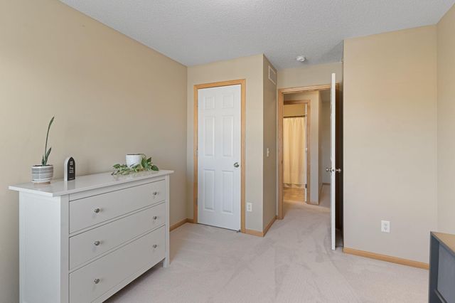 16373 Elm Creek Lane 7051, Lakeville, MN 55044