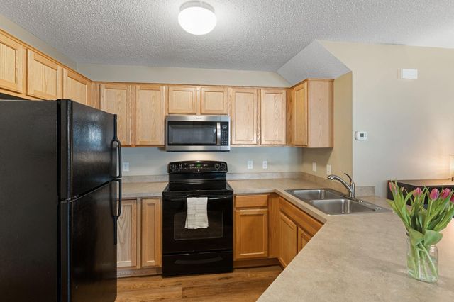 16373 Elm Creek Lane 7051, Lakeville, MN 55044