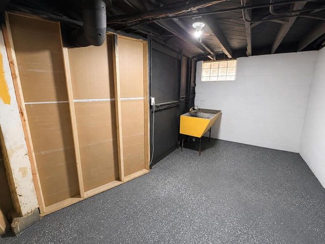 525 N 45th STREET, Milwaukee, WI 53208