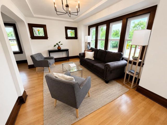 525 N 45th STREET, Milwaukee, WI 53208