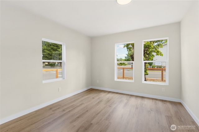 421 4th Street NE, Auburn, WA 98002