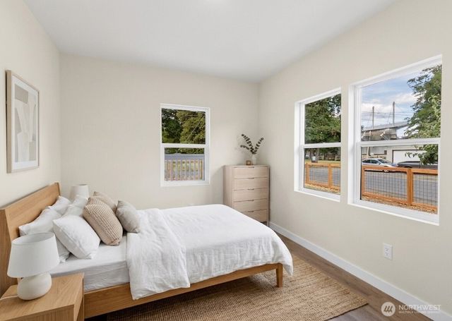 421 4th Street NE, Auburn, WA 98002