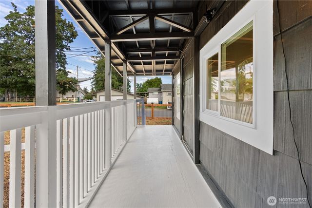 421 4th Street NE, Auburn, WA 98002
