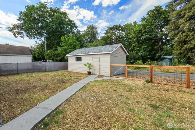 421 4th Street NE, Auburn, WA 98002