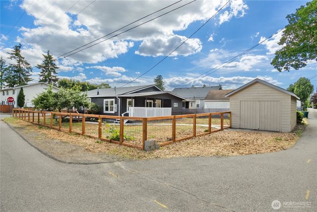 421 4th Street NE, Auburn, WA 98002