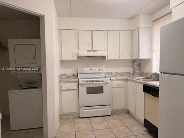 6115 NW 186th St 312, Hialeah, FL 33015