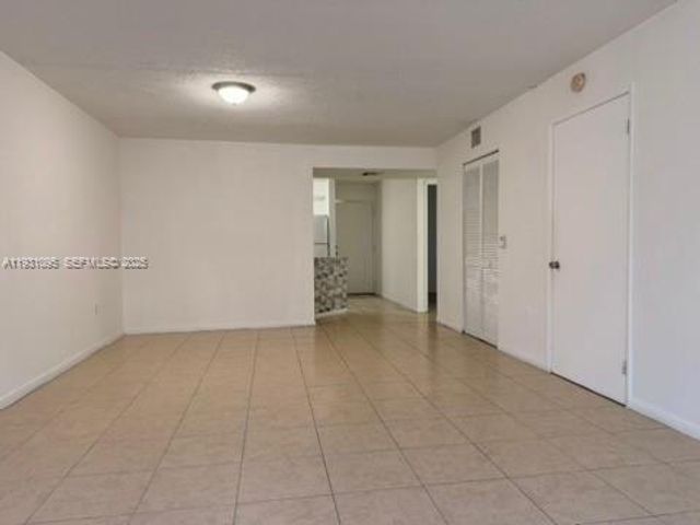 6115 NW 186th St 312, Hialeah, FL 33015