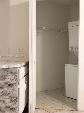 6115 NW 186th St 312, Hialeah, FL 33015